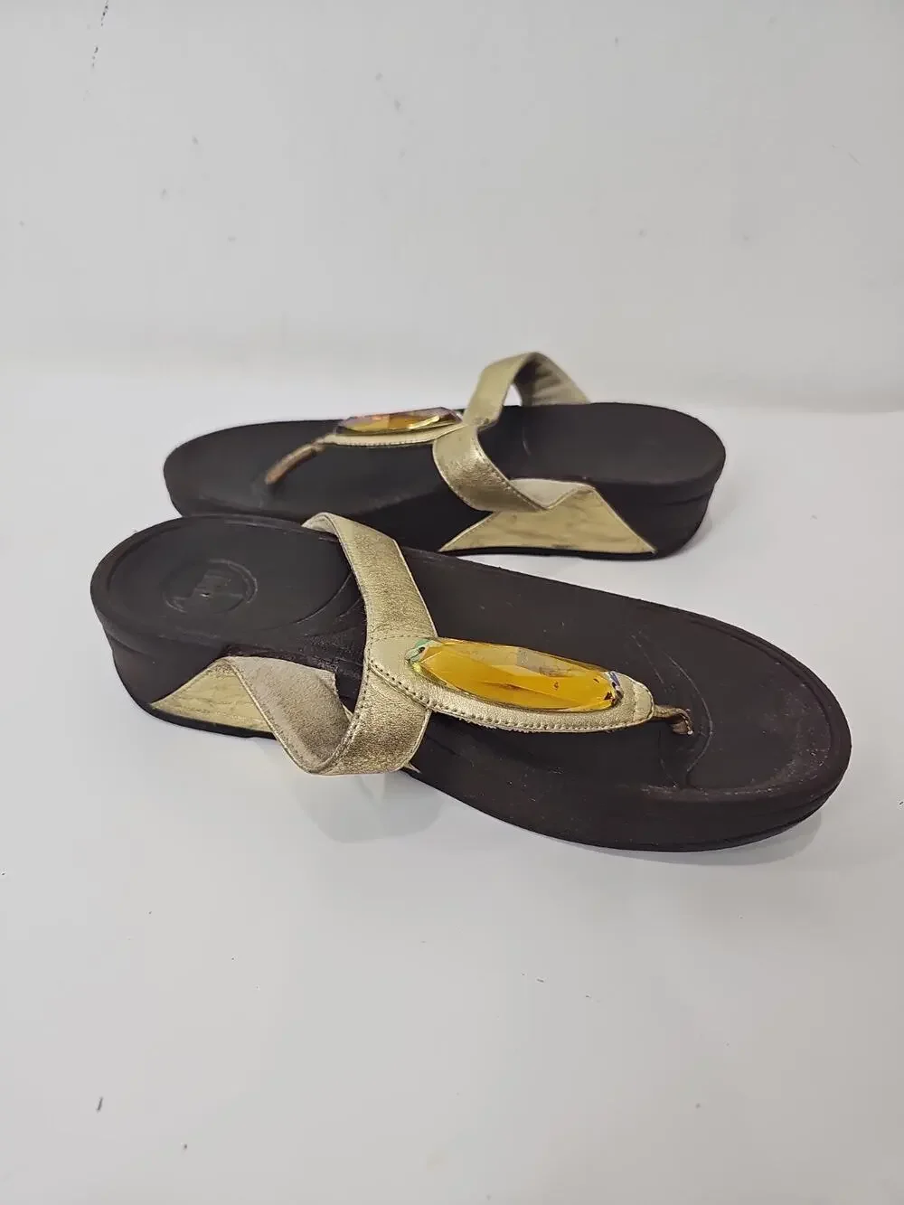 FitFlop Lulu Crystal Embellished Thong Sandals Sz 6 Gold Comfort Flip Flops
